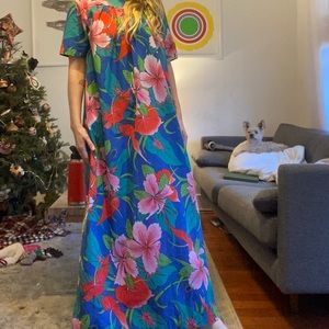 Vintage moo moo style Hawaiian print maxi